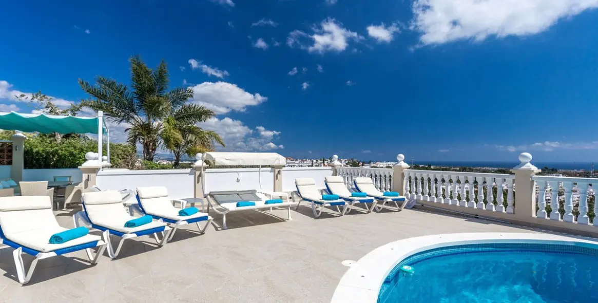 Long-term rent of detached villa in La Quinta 18