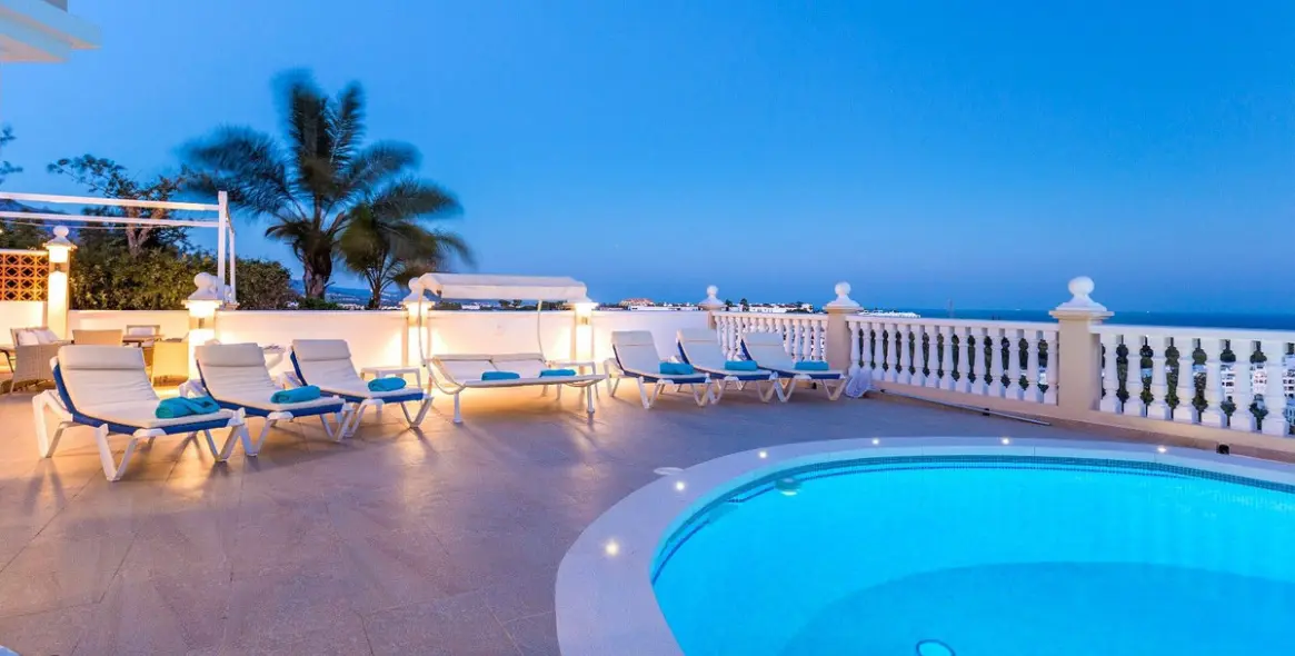 Long-term rent of detached villa in La Quinta 19