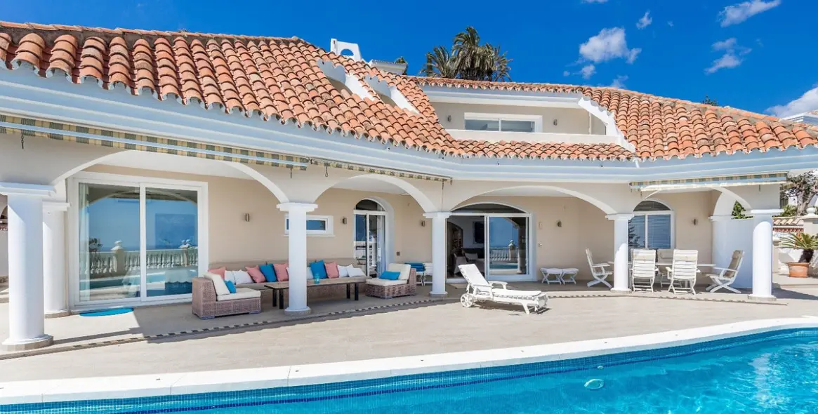 Long-term rent of detached villa in La Quinta 20