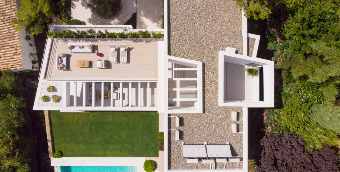 Long-term rent of detached villa in Aloha 1