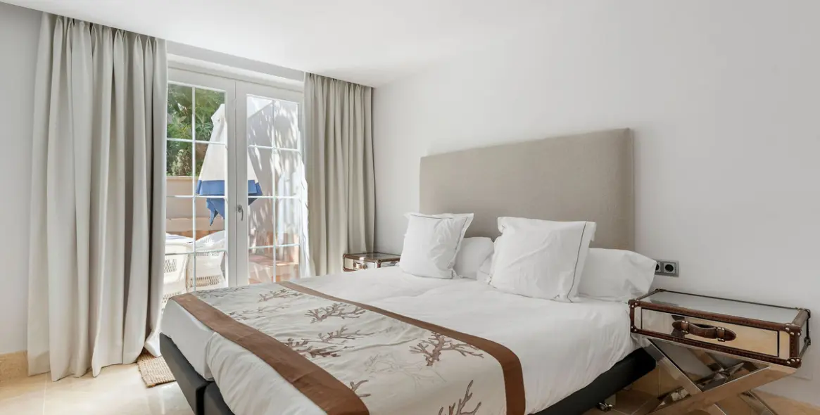 Long-term rent of detached villa in The Golden Mile 19