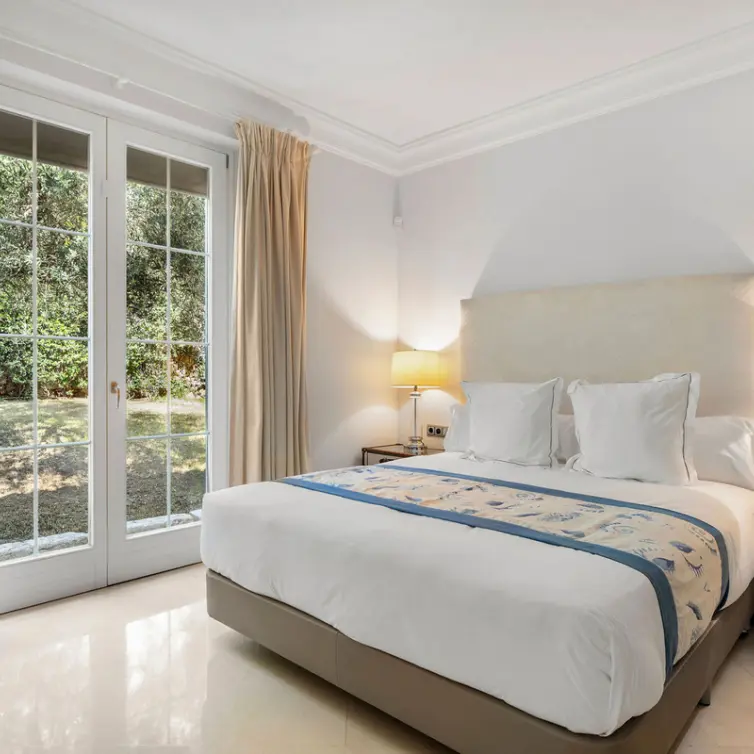 Long-term rent of detached villa in The Golden Mile