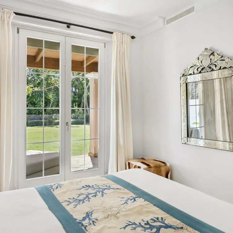 Long-term rent of detached villa in The Golden Mile