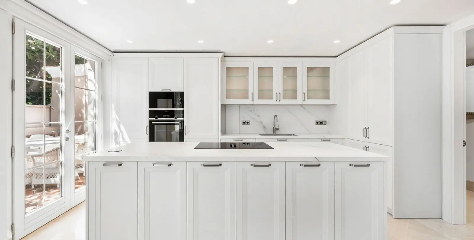 Долгосрочная аренда  отдельно стоящей виллы в The Golden Mile 15