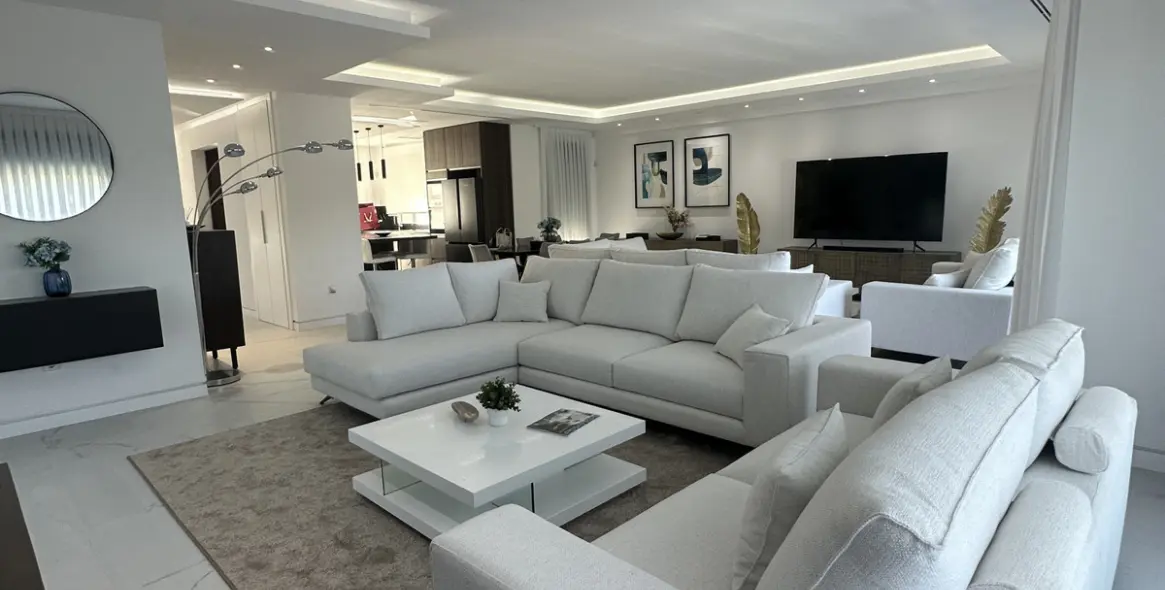 Long-term rent of detached villa in The Golden Mile 2