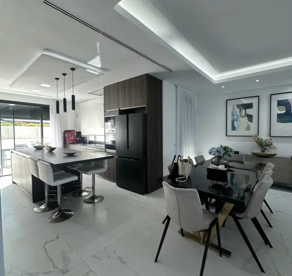 Long-term rent of detached villa in The Golden Mile