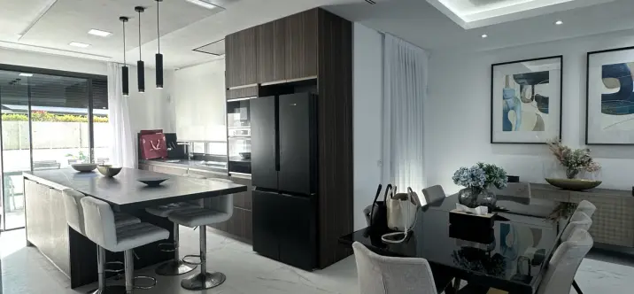 Long-term rent of detached villa in The Golden Mile 2