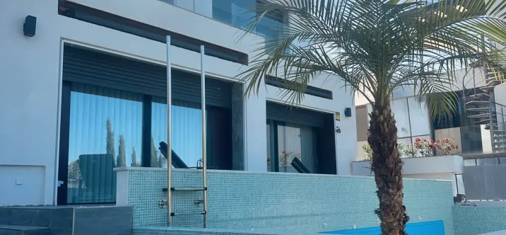 Long-term rent of detached villa in The Golden Mile 3