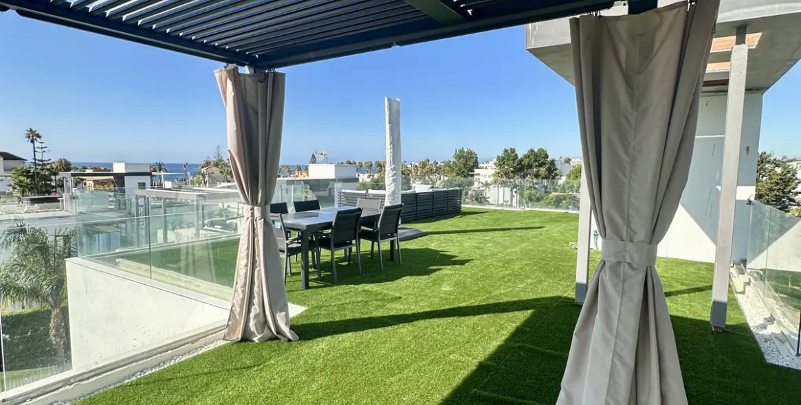 Long-term rent of detached villa in The Golden Mile 6