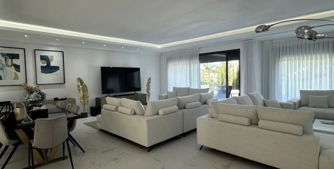 Long-term rent of detached villa in The Golden Mile 9