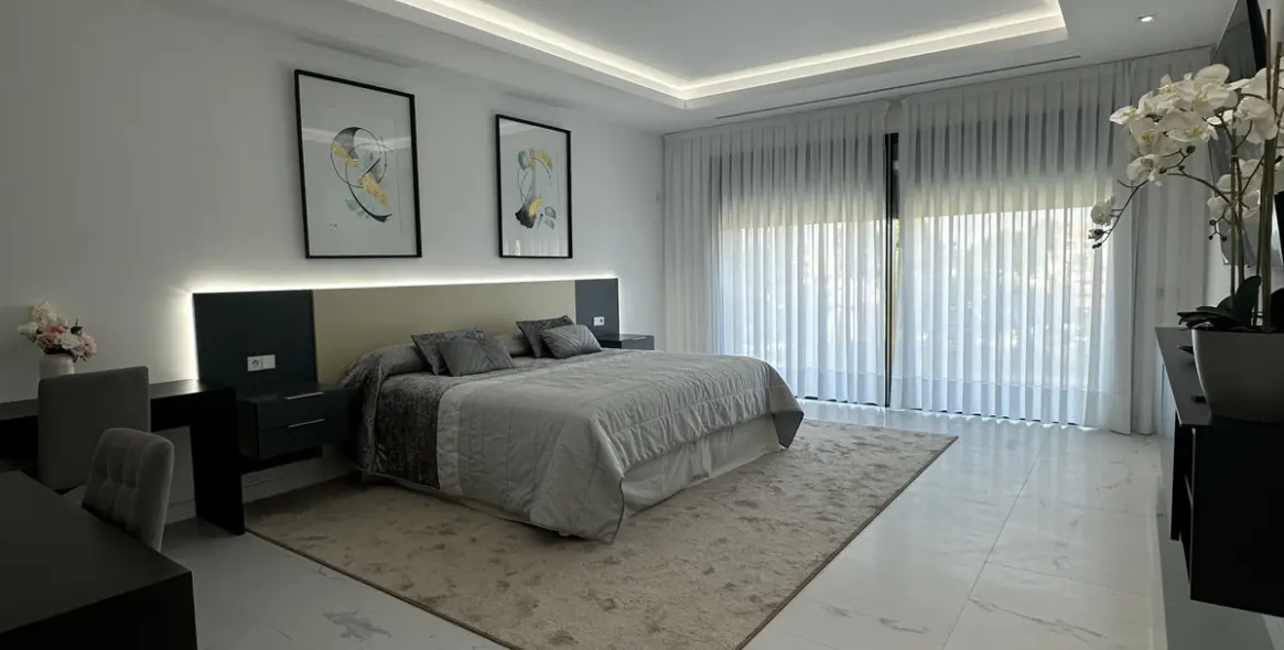 Long-term rent of detached villa in The Golden Mile 19