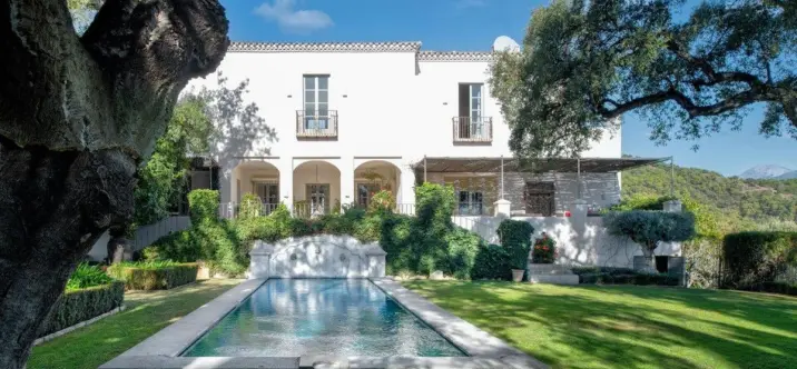 Long-term rent of detached villa in El Madroñal 0