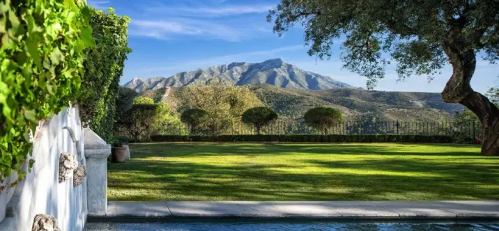 Long-term rent of detached villa in El Madroñal 1