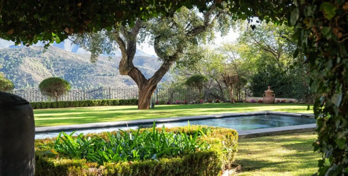 Long-term rent of detached villa in El Madroñal 3