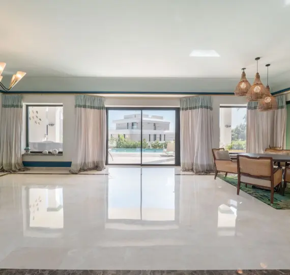 Long-term rent of detached villa in Estepona