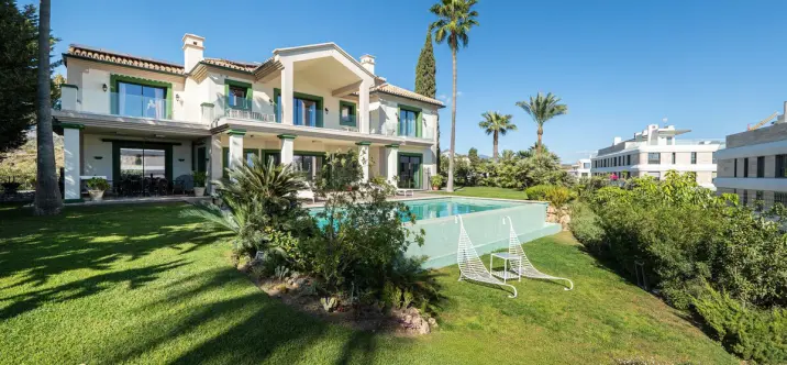 Долгосрочная аренда  отдельно стоящей виллы в Estepona 0