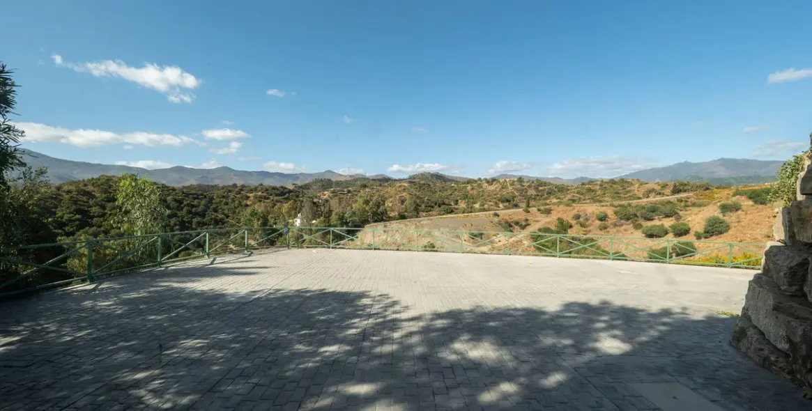 Long-term rent of detached villa in Selwo 63