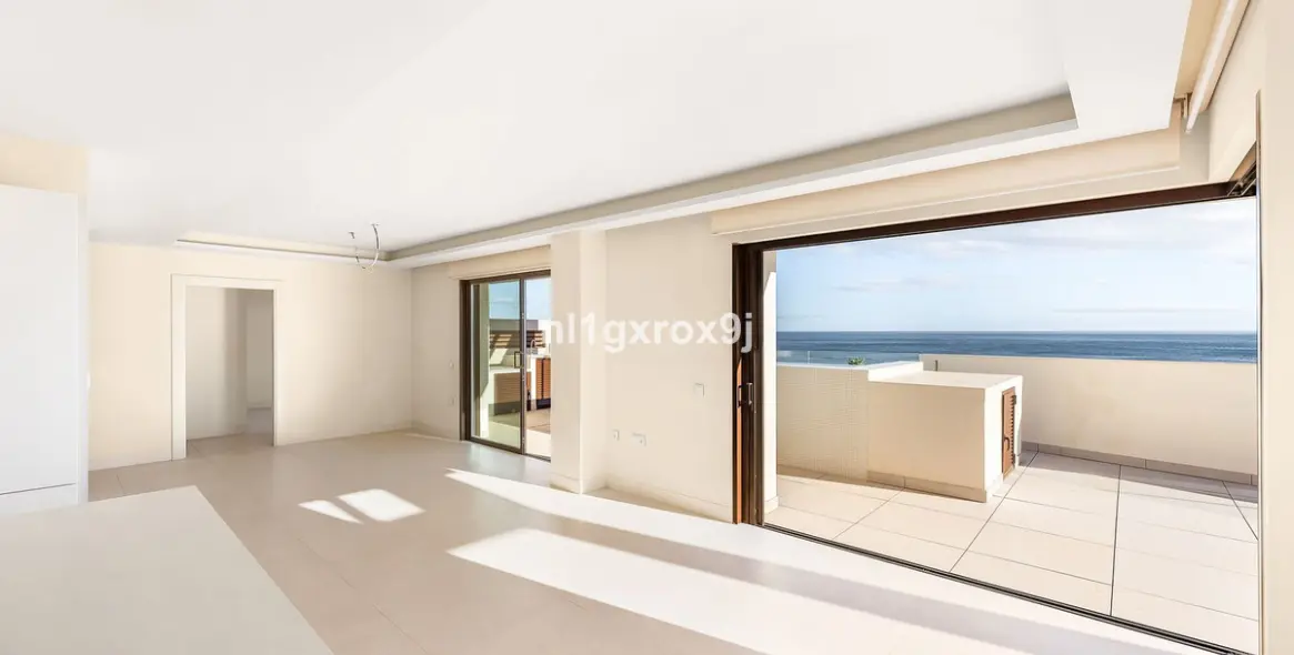 Long-term rent of penthouse duplex in Estepona 8