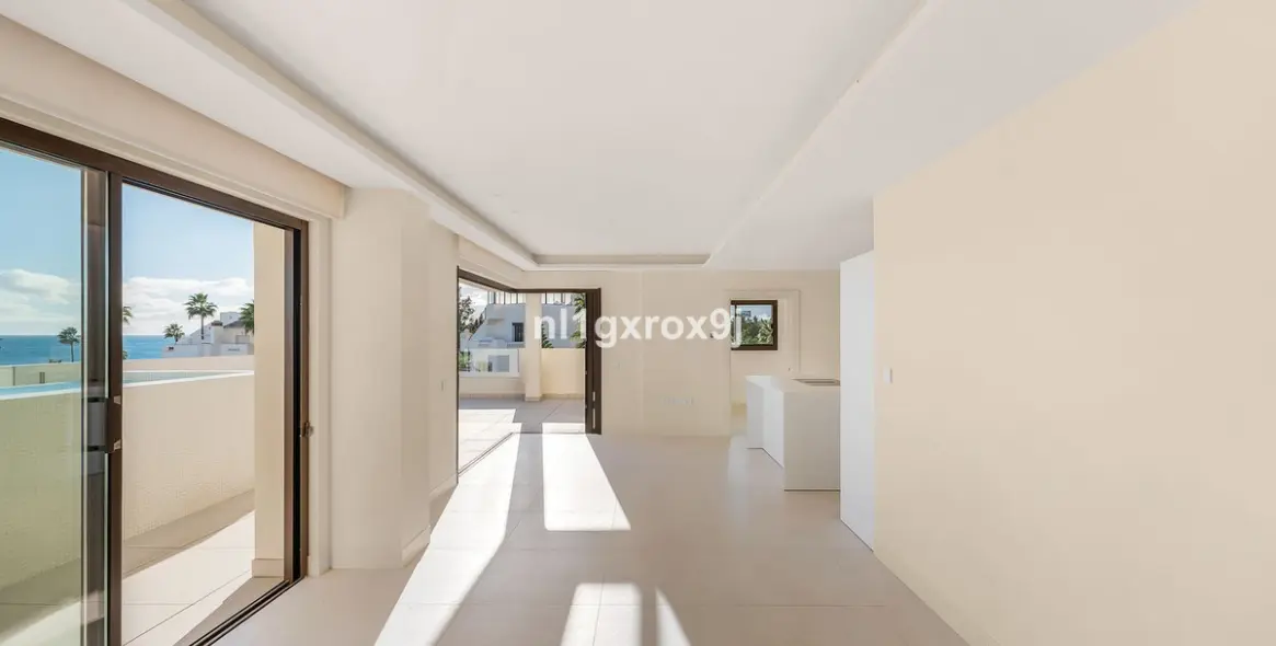 Long-term rent of penthouse duplex in Estepona 9