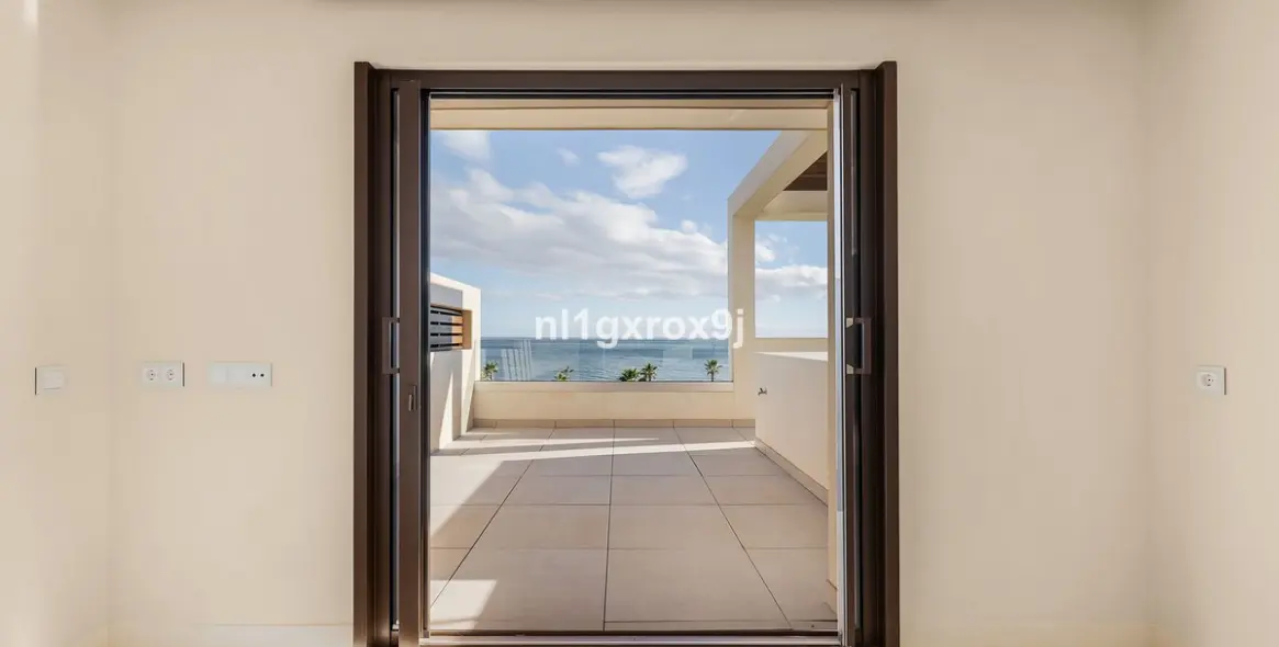 Long-term rent of penthouse duplex in Estepona 15