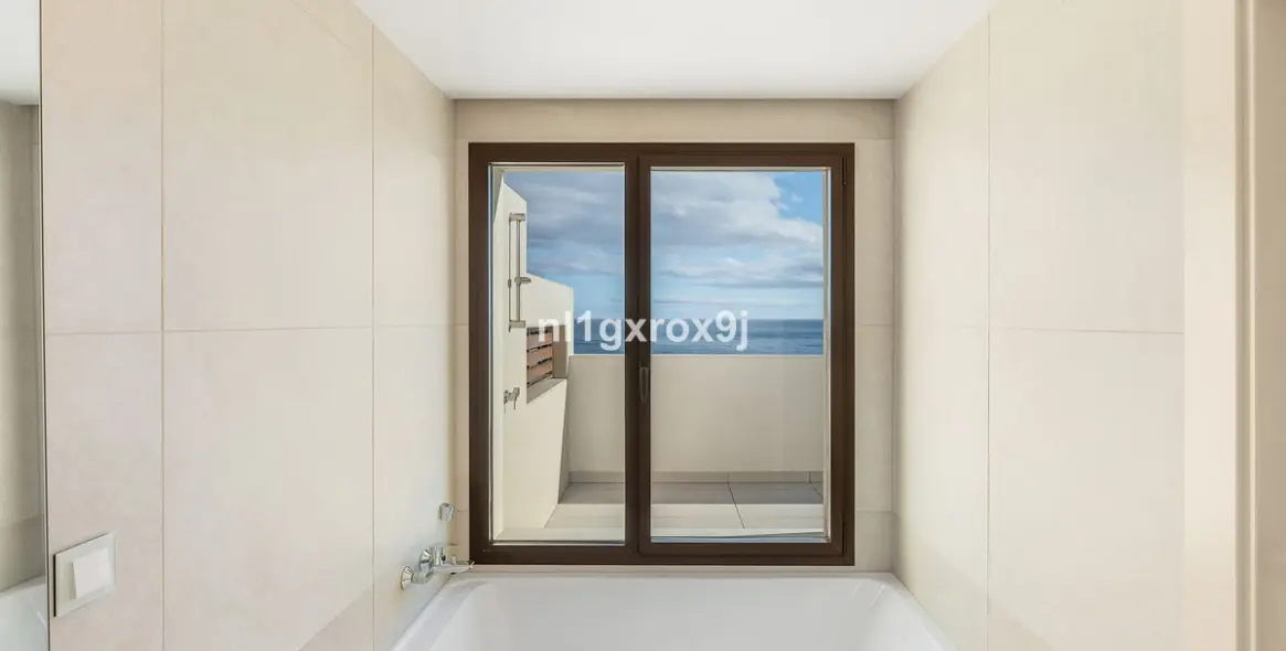 Long-term rent of penthouse duplex in Estepona 18
