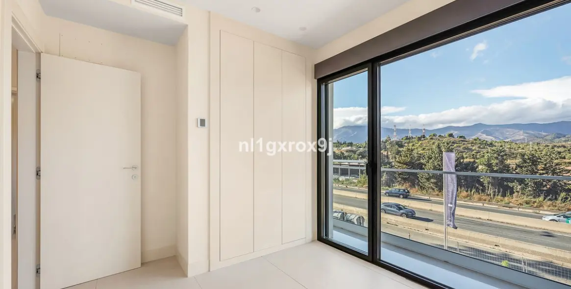 Long-term rent of penthouse duplex in Estepona 19