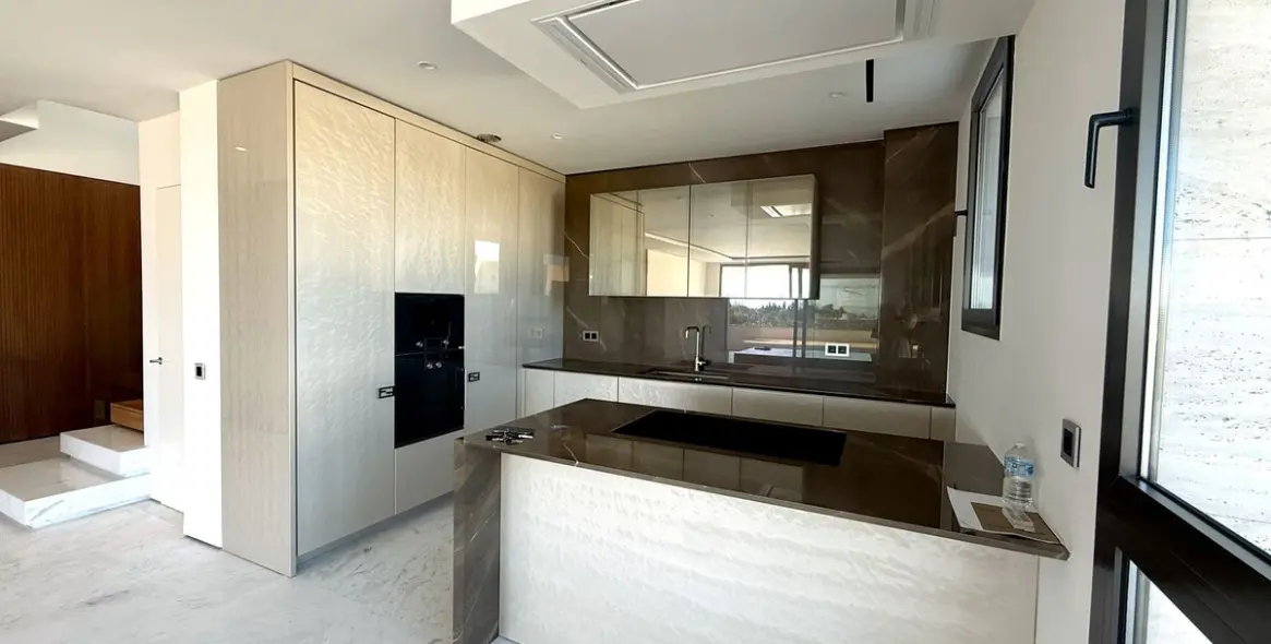 Long-term rent of penthouse duplex in Marbella (district The Golden Mile) 2