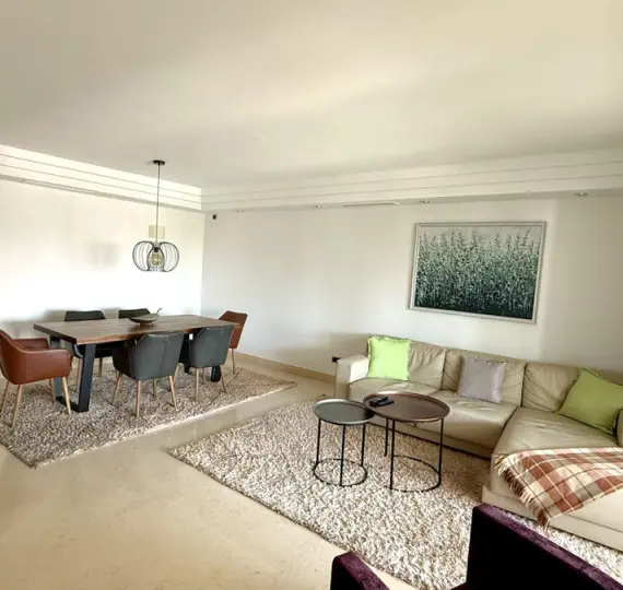 Middle floor apartment R5196940