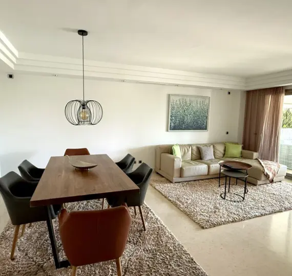 Middle floor apartment R5196940