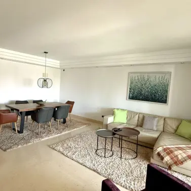 Long-term rent of middle floor apartment in The Golden Mile