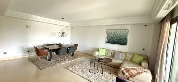 Long-term rent of middle floor apartment in The Golden Mile 1