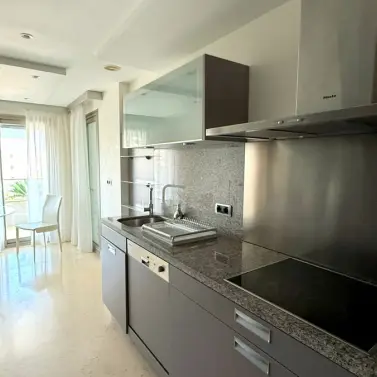 Long-term rent of middle floor apartment in The Golden Mile