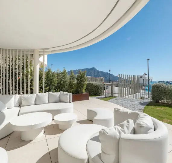 Долгосрочная аренда апартаментов на первом этаже в Benahavís