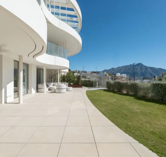 Долгосрочная аренда апартаментов на первом этаже в Benahavís