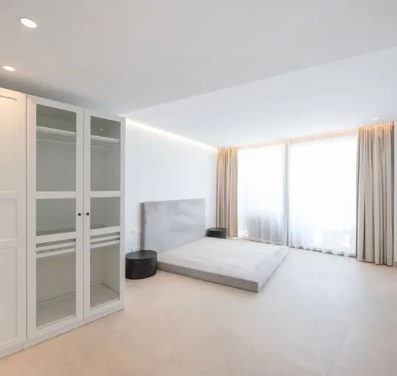 Долгосрочная аренда апартаментов на первом этаже в Benahavís