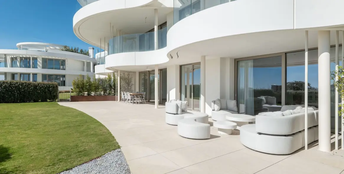 Long-term rent of ground floor apartment in Benahavís 14