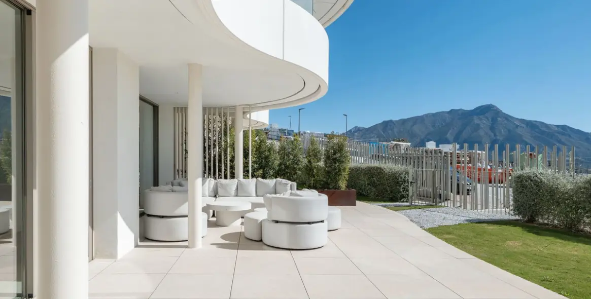 Long-term rent of ground floor apartment in Benahavís 15