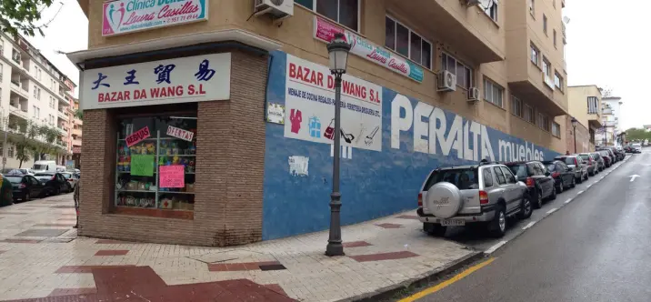 Long-term rent of shop in Estepona 1