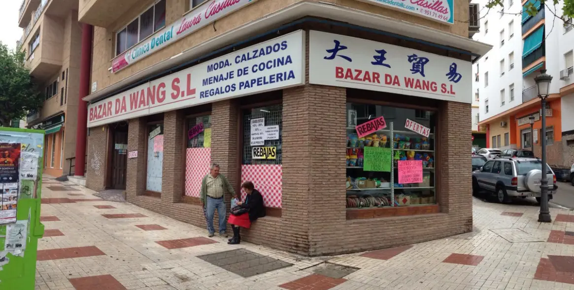 Long-term rent of shop in Estepona 3