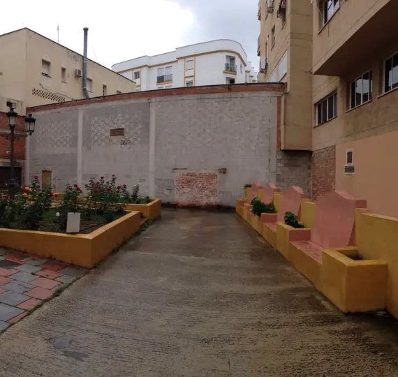 Long-term rent of shop in Estepona