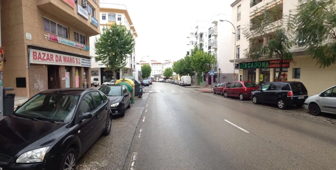 Long-term rent of shop in Estepona 5