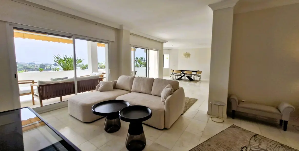 Long-term rent of penthouse in Marbella (district The Golden Mile) 3