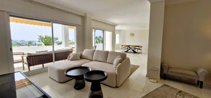 Penthouse R5137921 2