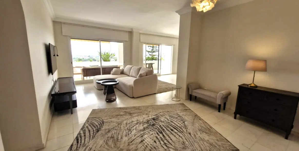 Long-term rent of penthouse in Marbella (district The Golden Mile) 5