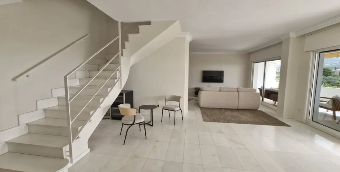 Long-term rent of penthouse in Marbella (district The Golden Mile) 6