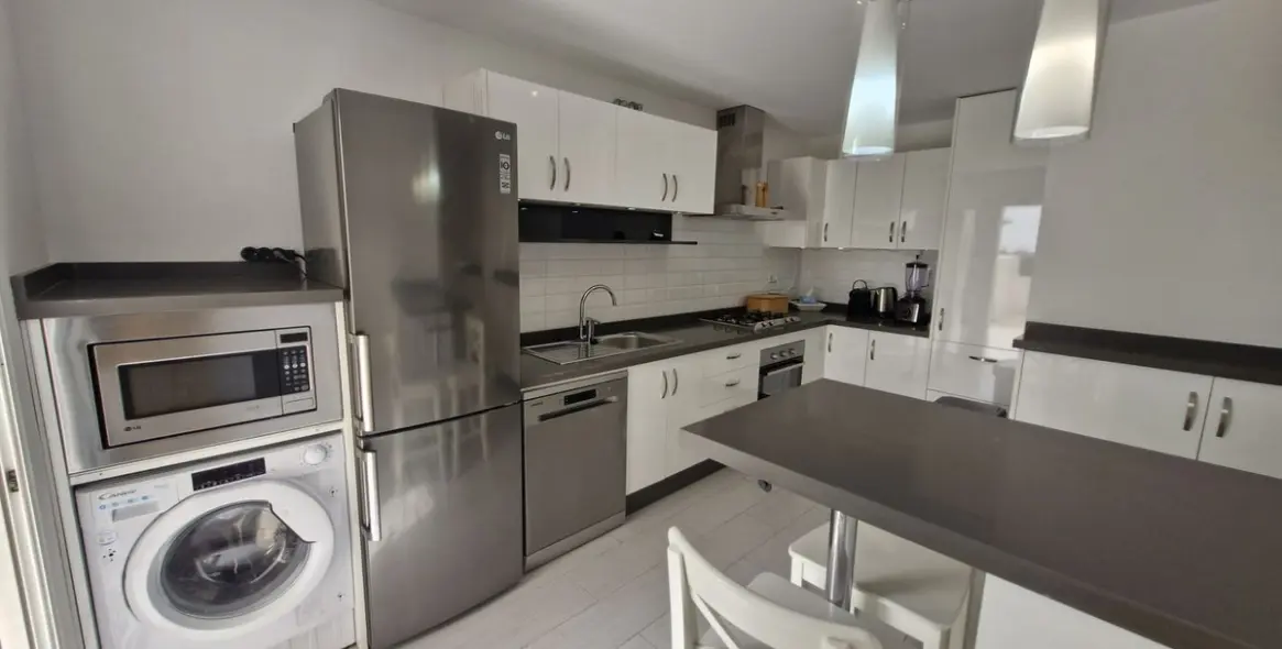 Long-term rent of penthouse in Marbella (district The Golden Mile) 8