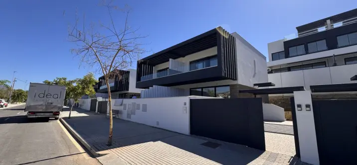 Long-term rent of semi-detached house in Atalaya 0