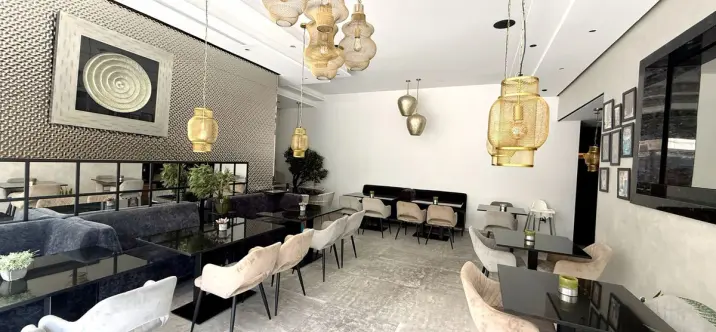 Long-term rent of commercial premises in Puerto Banús 1