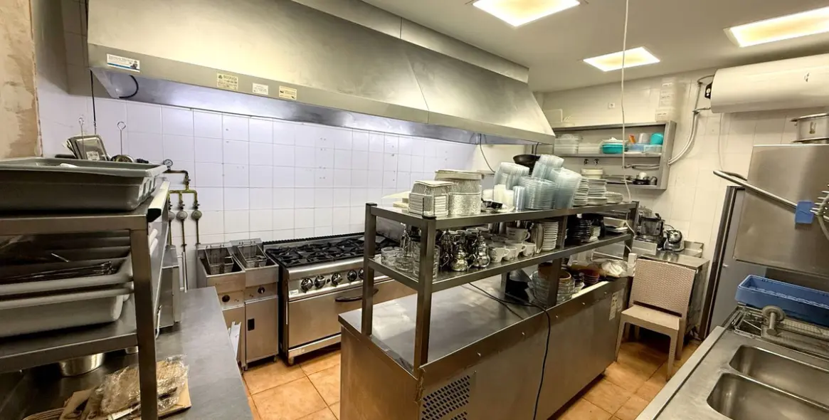 Long-term rent of commercial premises in Puerto Banús 4