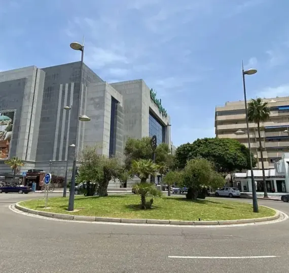 Long-term rent of commercial premises in Puerto Banús